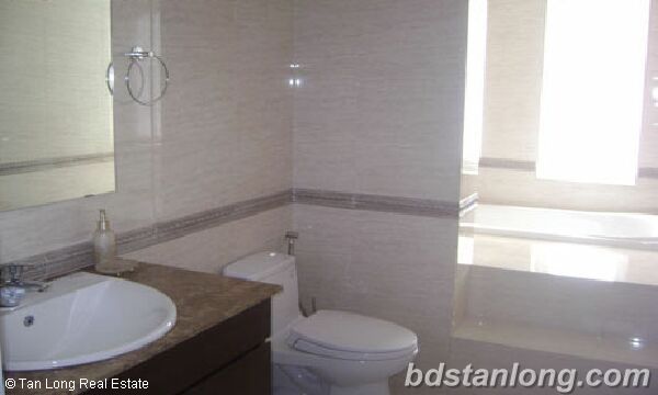 2 apartment in To Ngoc Van, Tay Ho for rent. 4