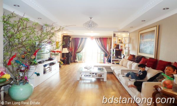 3 bedroom apartment in Ciputra rental 1