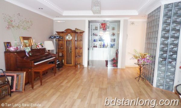 3 bedroom apartment in Ciputra rental 2