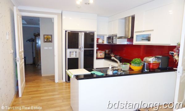 3 bedroom apartment in Ciputra rental 6