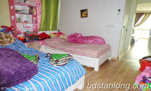 3 bedroom apartment in Ciputra rental 9