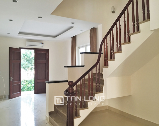 4 bedroom villa for rent in Hoa Lan area, Vinhomes Riverside, Long Bien dist 3