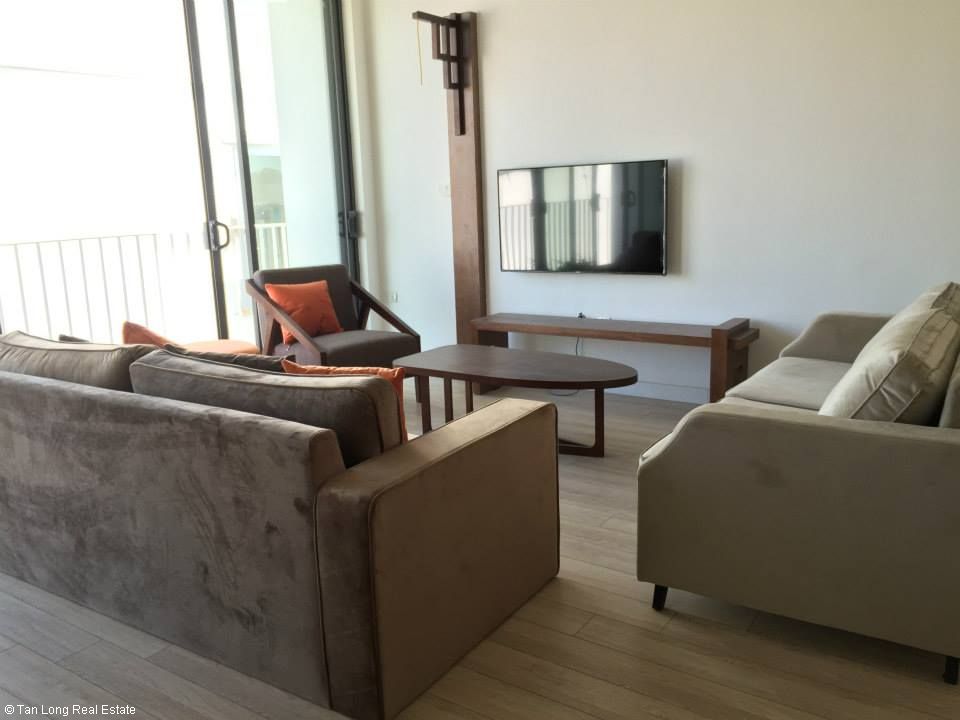 7th floor service apartment in highrise building of Kim Ma street, Ba Dinh district. 2