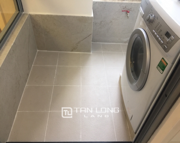 Affordable 1 bedroom apartment for rent in Vinhomes Nguyen Chi Thanh 5