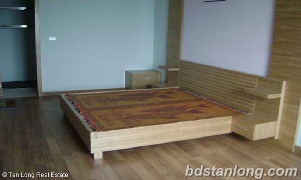 Apartment in Thuy Khue building, Tay Ho for rent. 1