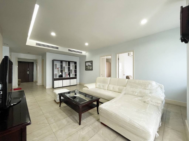 Awesome lakeview apartment for rent in Golden Westlake 1