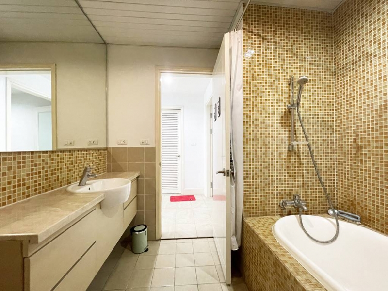 Awesome lakeview apartment for rent in Golden Westlake 23
