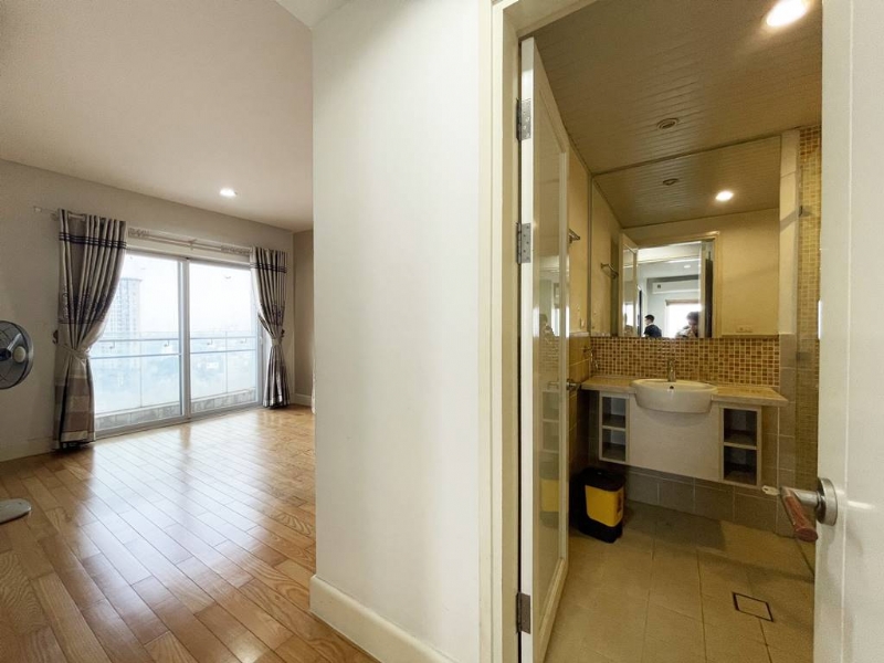 Awesome lakeview apartment for rent in Golden Westlake 25