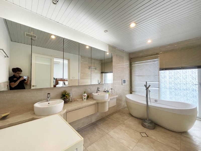 Awesome lakeview apartment for rent in Golden Westlake 35