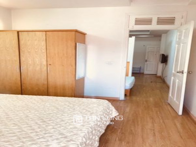 For rent CHCC No. 6 Doi Nhan, Ba Dinh, 75m2, 2BRs, nice furniture, 7.5mil / month 1