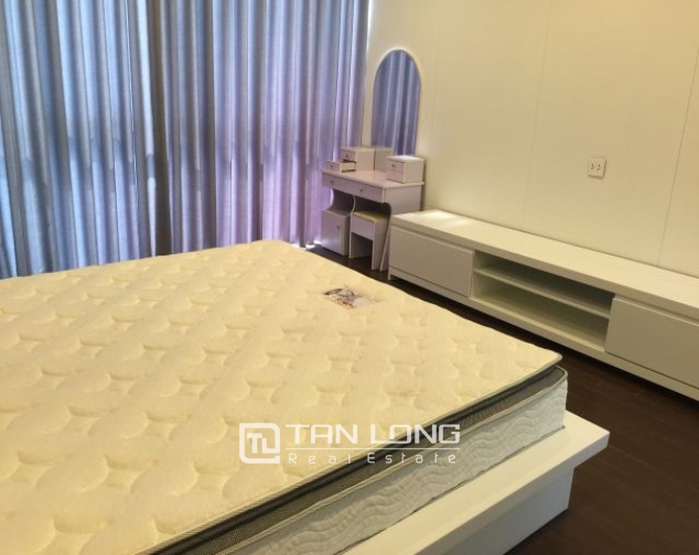 Glamorous serviced apartment in Tue Tinh street, Hai Ba Trung dist for lease 10