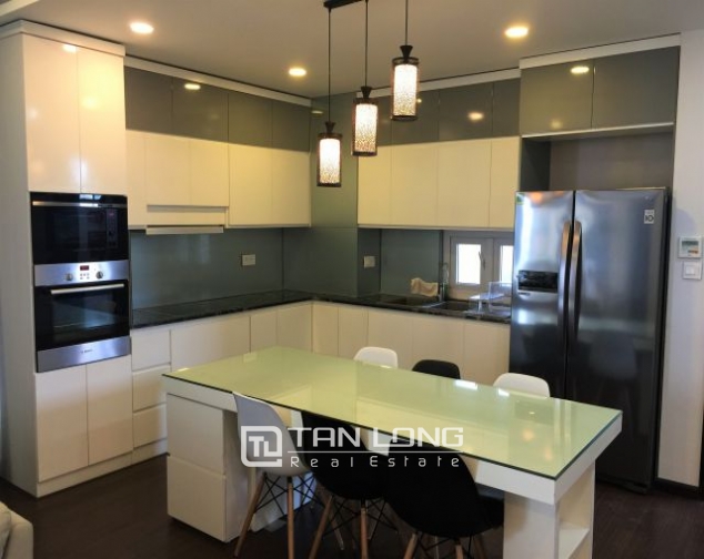 Glamorous serviced apartment in Tue Tinh street, Hai Ba Trung dist for lease 6
