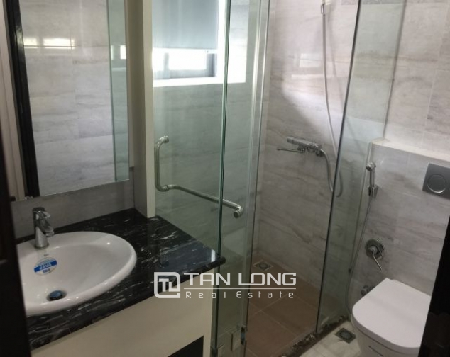 Glamorous serviced apartment in Tue Tinh street, Hai Ba Trung dist for lease 3