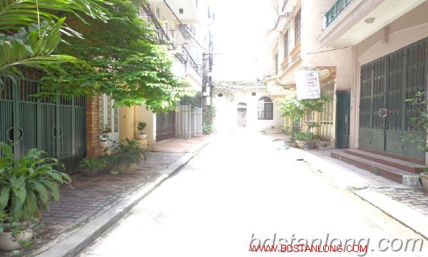 House for rent in Ba Dinh district. 2