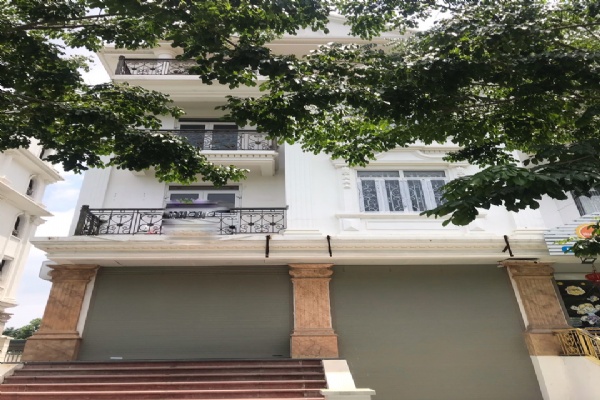 LUXURY VILLA IN AN BINH GREEN URBAN FOR RENT