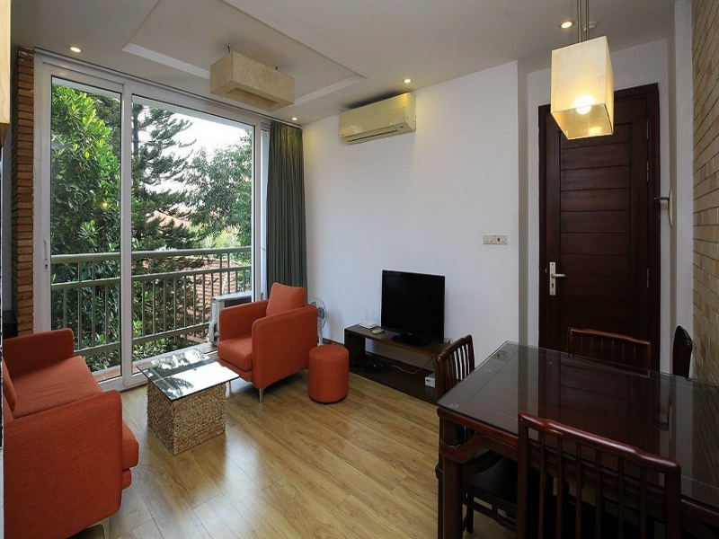 Majestic villas in Trinh Cong Son street, Tay ho dist for lease 1
