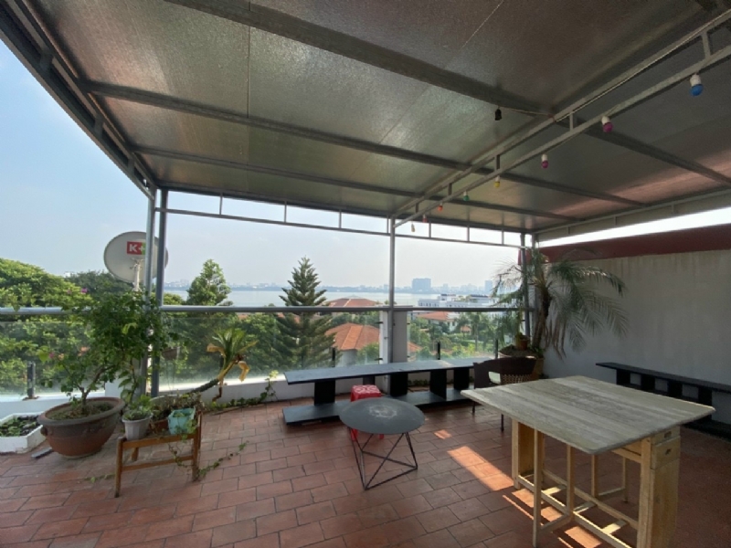 Majestic villas in Trinh Cong Son street, Tay ho dist for lease 2