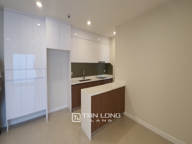 Moden 2-bedroom apartment for rent in Kosmo Tay Ho, Ha Noi 4