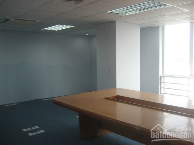 Modern office for rent very cheap in Doi Can Street and Giang Van Minh Street