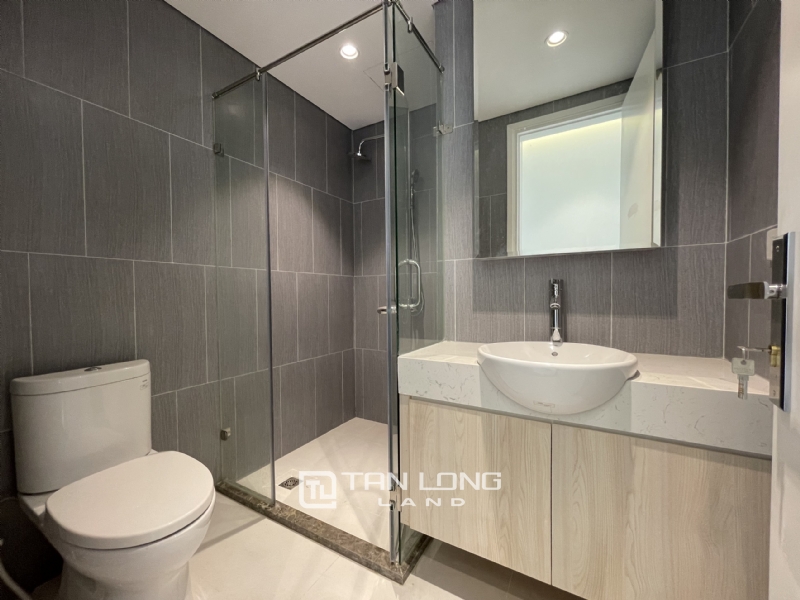 Newly furnished 3 bedroom apartment for rent in R1 building Sunshine Riverside 3