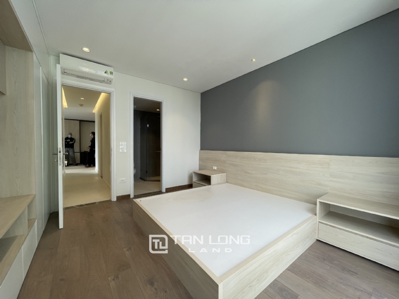 Newly furnished 3 bedroom apartment for rent in R1 building Sunshine Riverside 7
