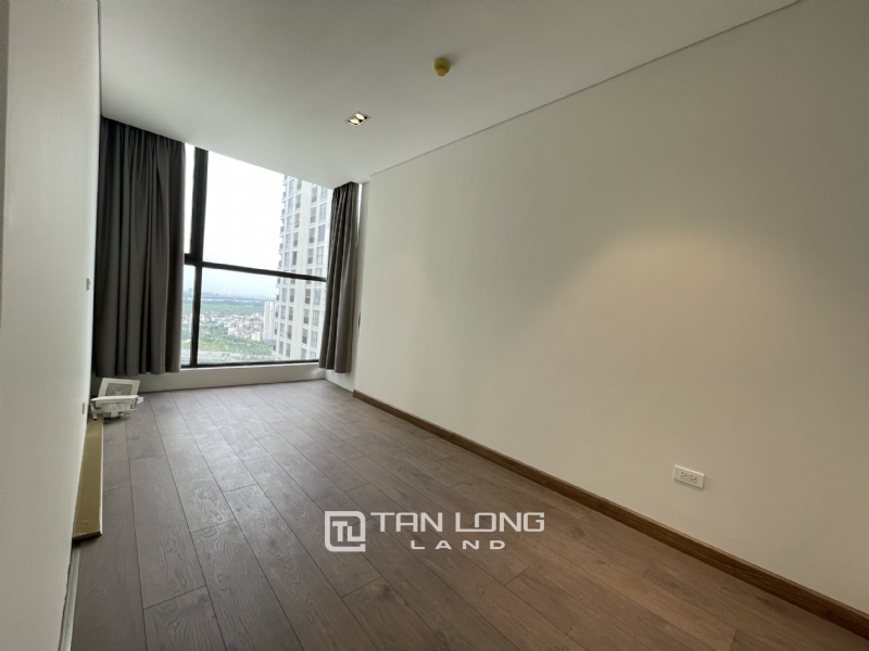 Newly furnished 3 bedroom apartment for rent in R1 building Sunshine Riverside 12