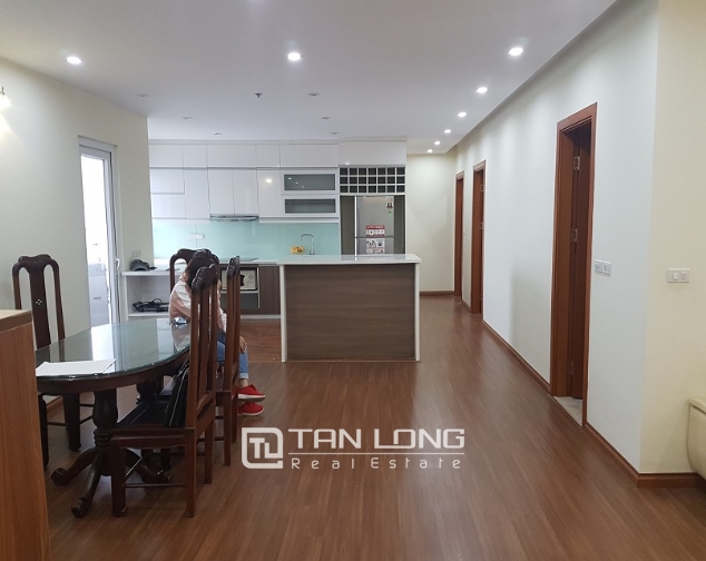 Nice apartment in Golden Palace, Me Tri, Hanoi for rent 3