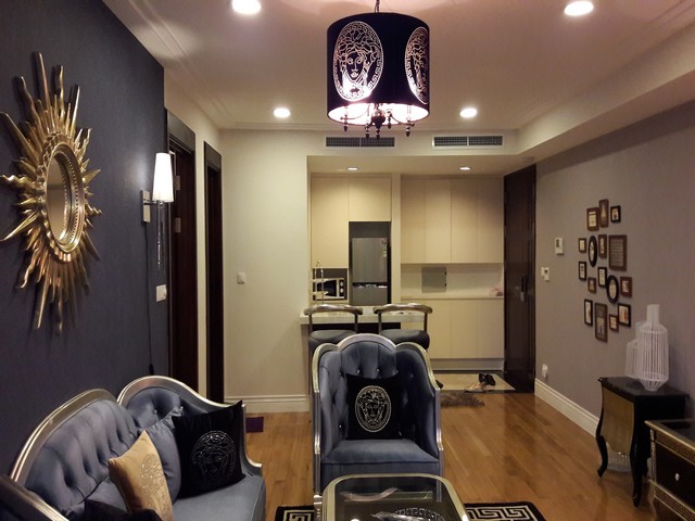 Nice apartment in Hoang Thanh building for rent.