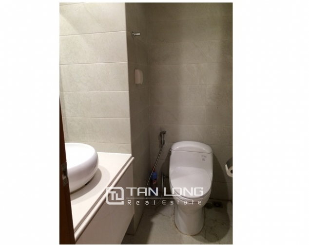 Nice apartment in Vinhomes Nguyen Chi Thanh, Dong Da street, Hanoi for lease 7