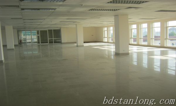 Nice office for rent in Vinafor Building Lo Duc street.