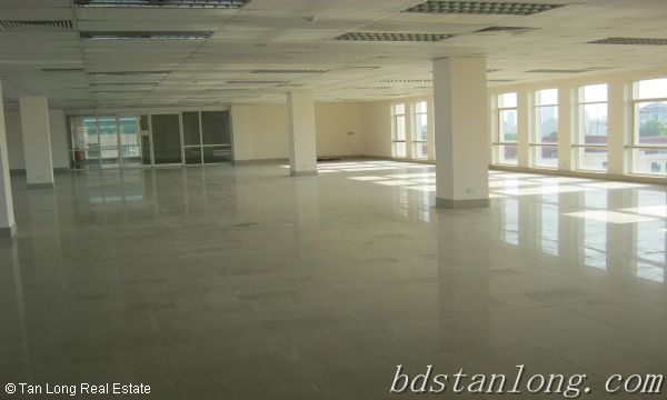 Nice office for rent in Vinafor Building Lo Duc street. 1