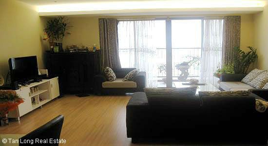 Rent nice apartment in block A, 88 Lang Ha 9