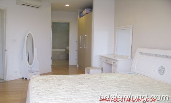 Rental apartment in Golden Westlake, Tay Ho district. 3