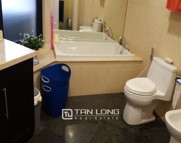 Rental apartment nice 3 bedrooms middle floor R1 building in Royal City 9