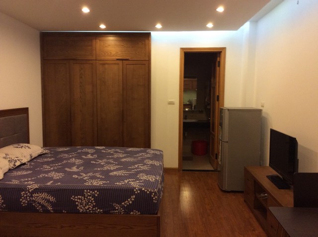 Renting serviced apartment in Truc Bach, Ba Dinh, 1 bedroom/ 1 bathroom