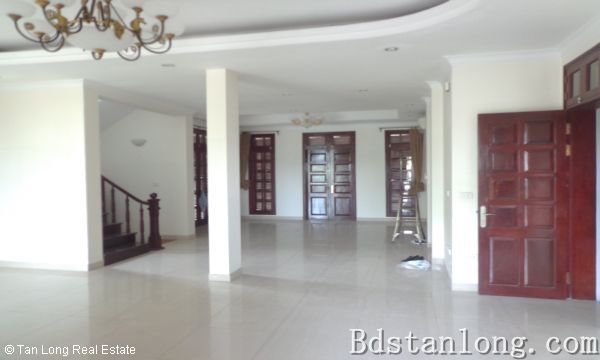 Unfurnished villa for rent in D4 Ciputra Hanoi. 4