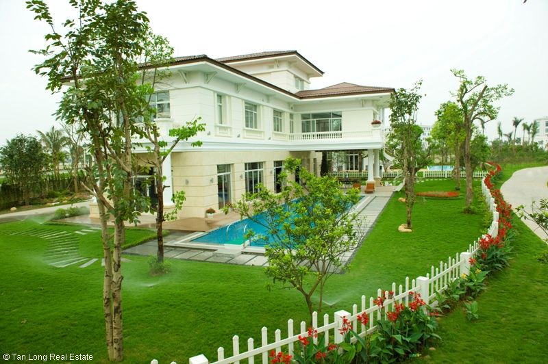 Villa in Vincom Village Long Bien Hanoi for rent 1