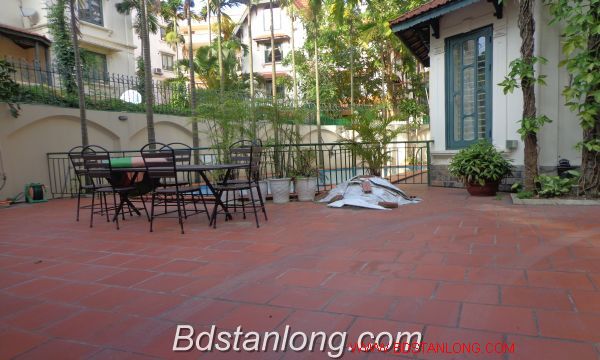 Villa with swimming pool rental in Tay Ho dist 2