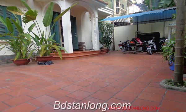 Villa with swimming pool rental in Tay Ho dist 3