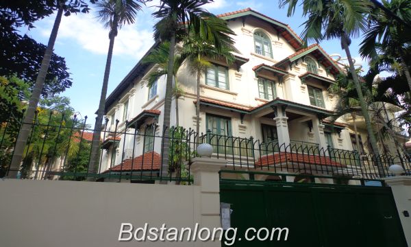 Villa with swimming pool rental in Tay Ho dist