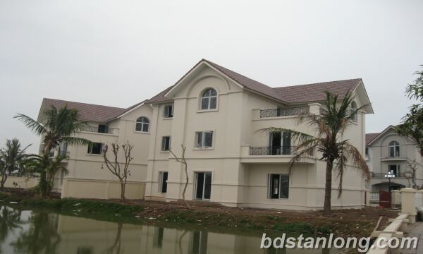 Villas for rent in Vinhomes Riverside Long Bien